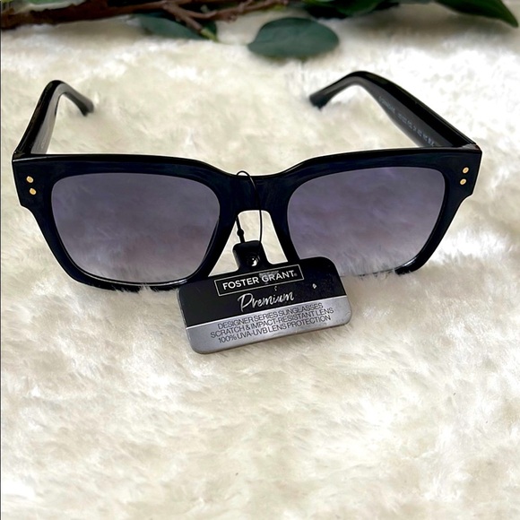 Foster Grant Black Square Oversize  Sunglasses - Picture 6 of 7
